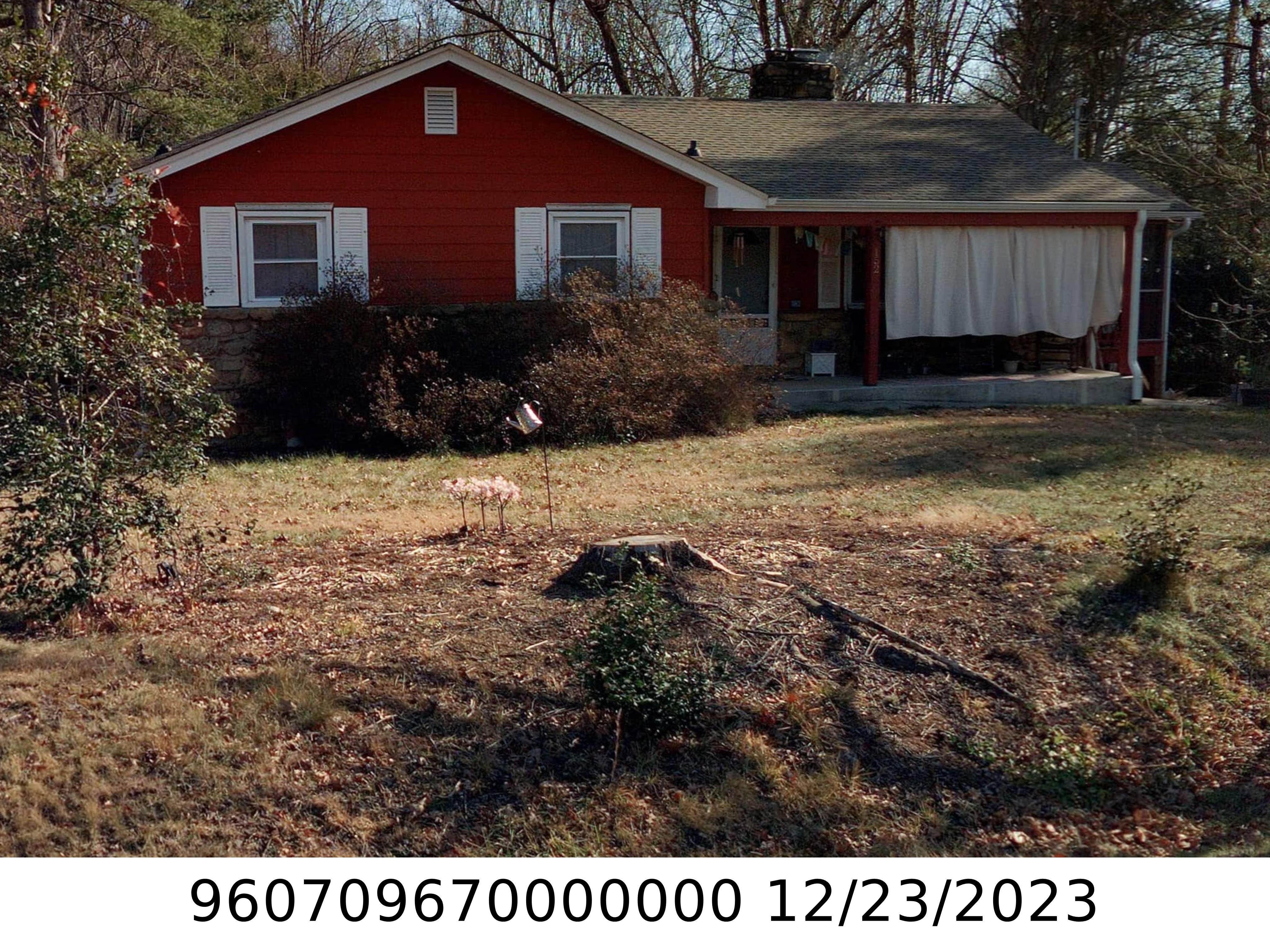 A picture of the property located at 152 BRADSHAW CIR, CANDLER NC 28715.