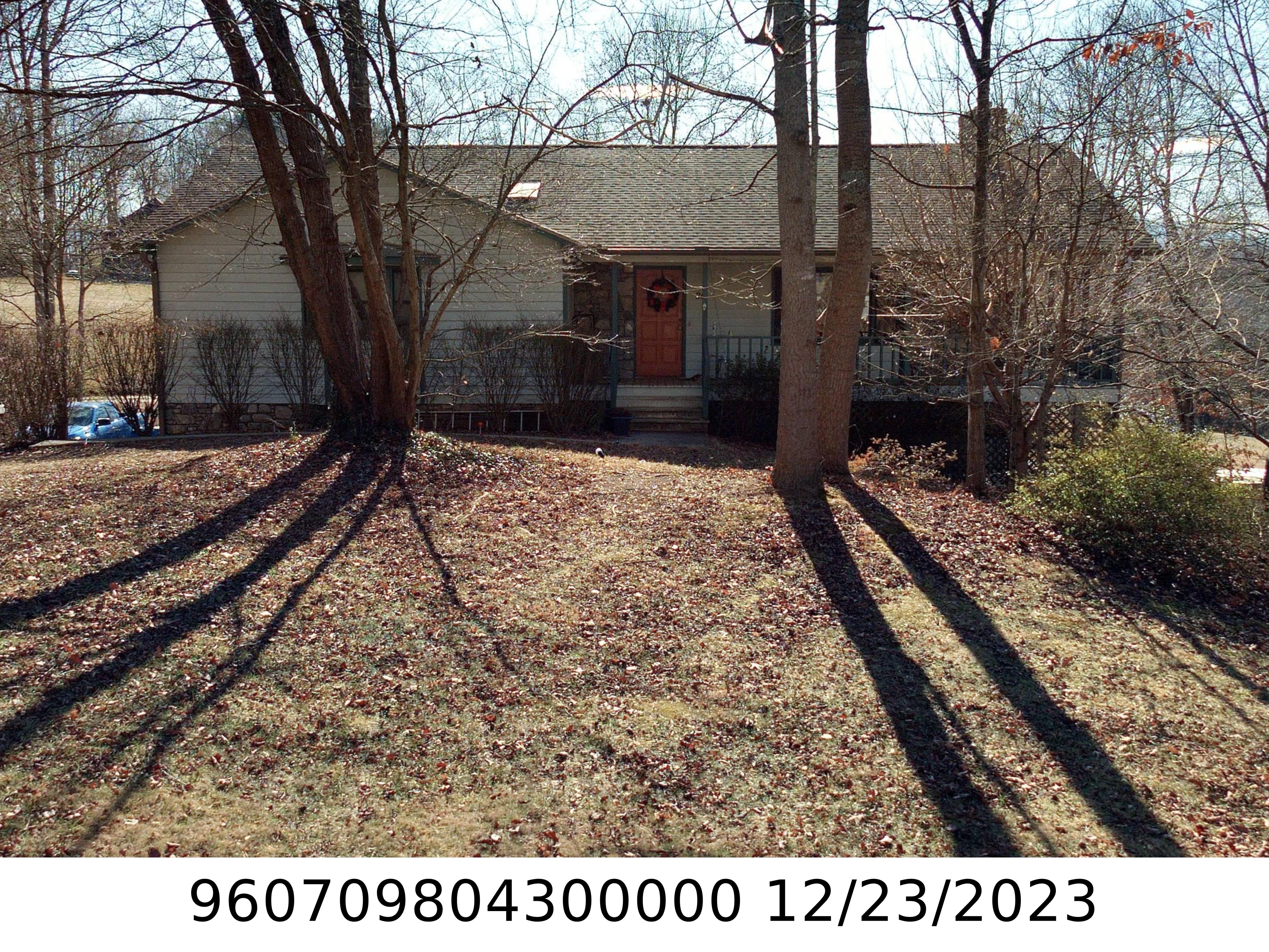 A picture of the property located at 25 COUNTRY LN, CANDLER NC 28715.