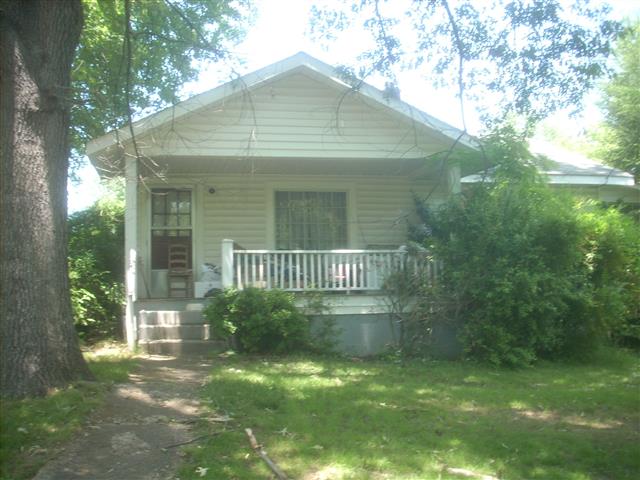 A picture of the property located at 4 FENDER LN, CANDLER NC 28715.