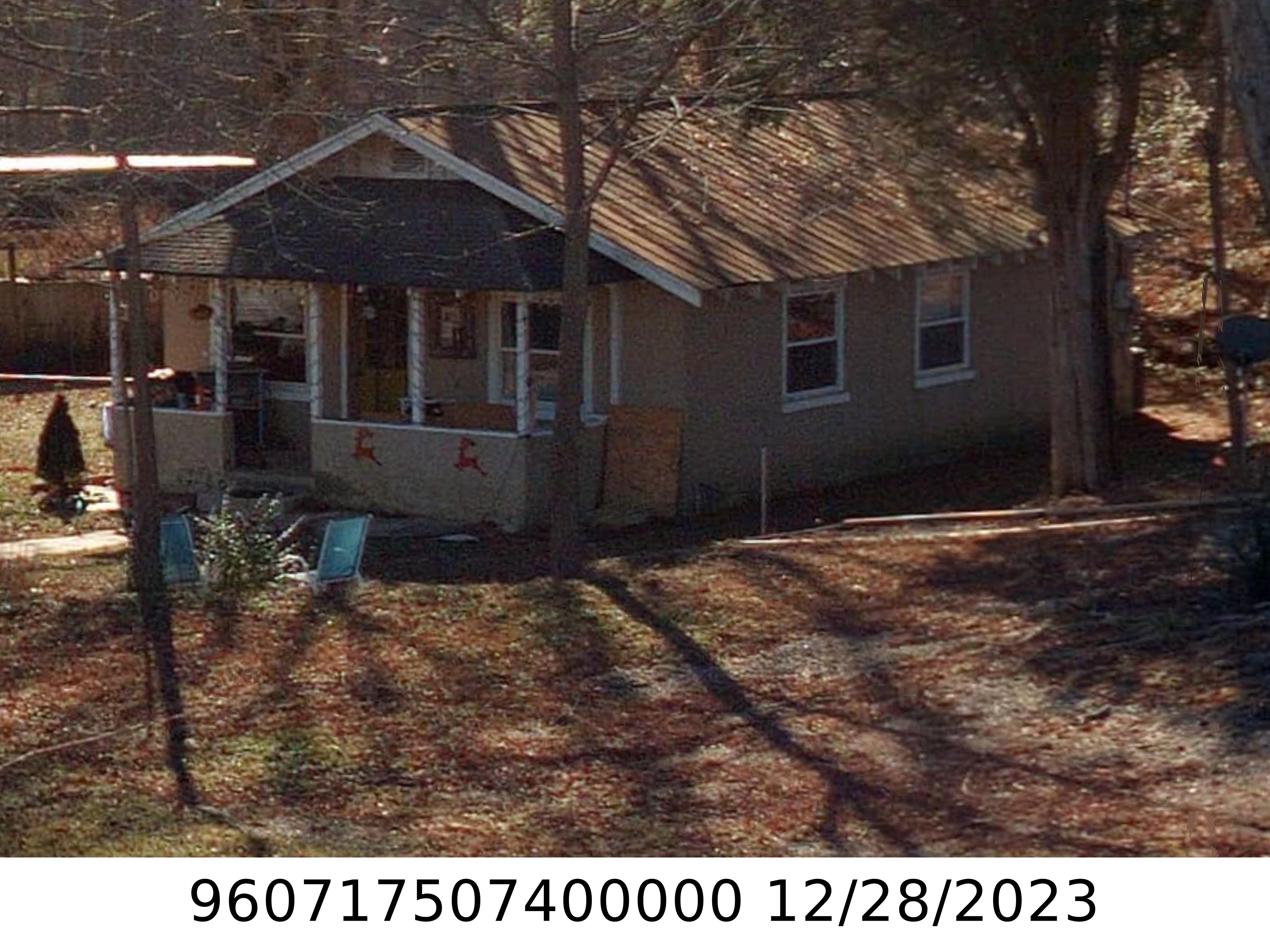 A picture of the property located at 18 SECLUSION CIR, CANDLER NC 28715.