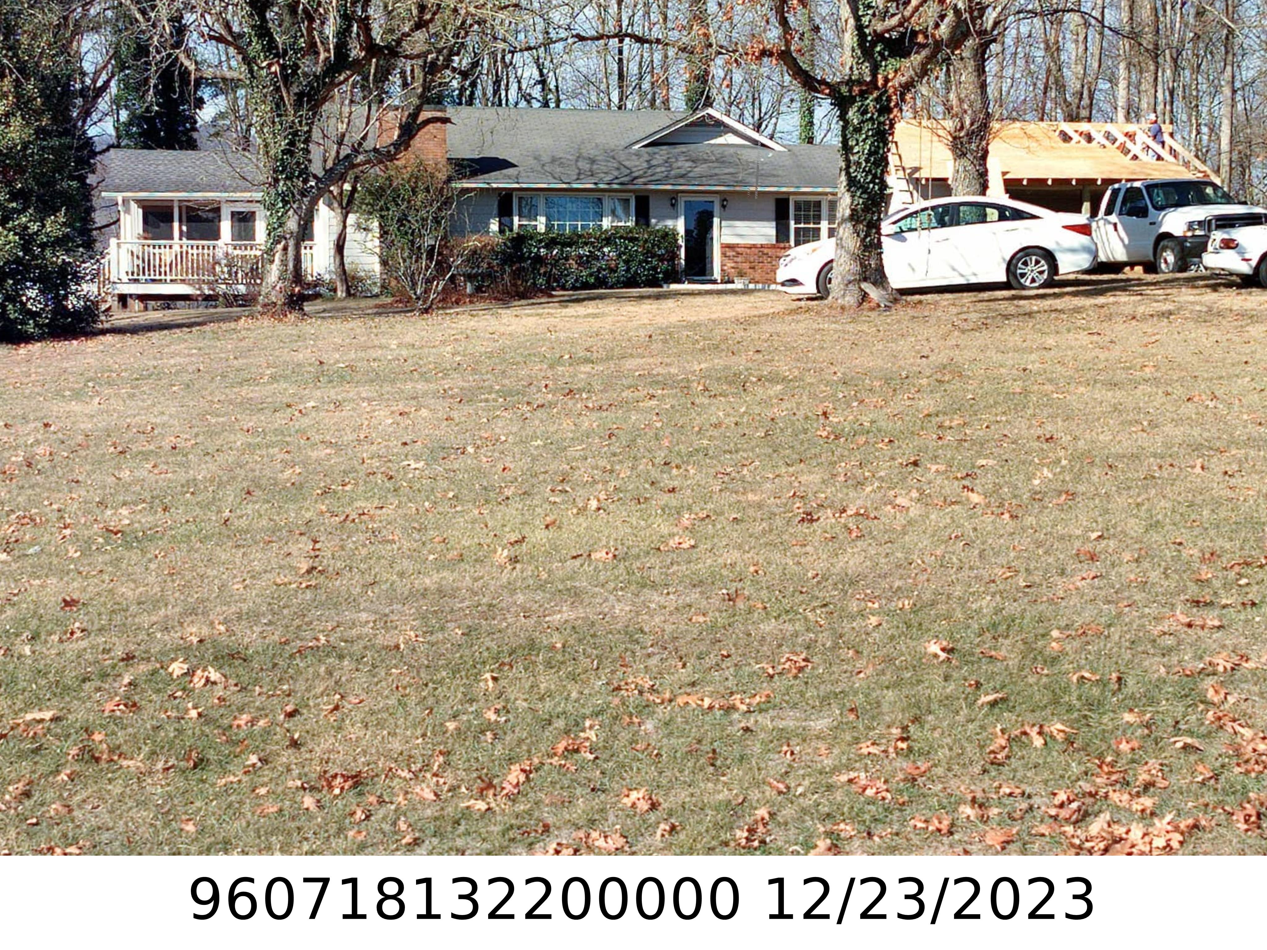 A picture of the property located at 36 BRADSHAW CIR, CANDLER NC 28715.