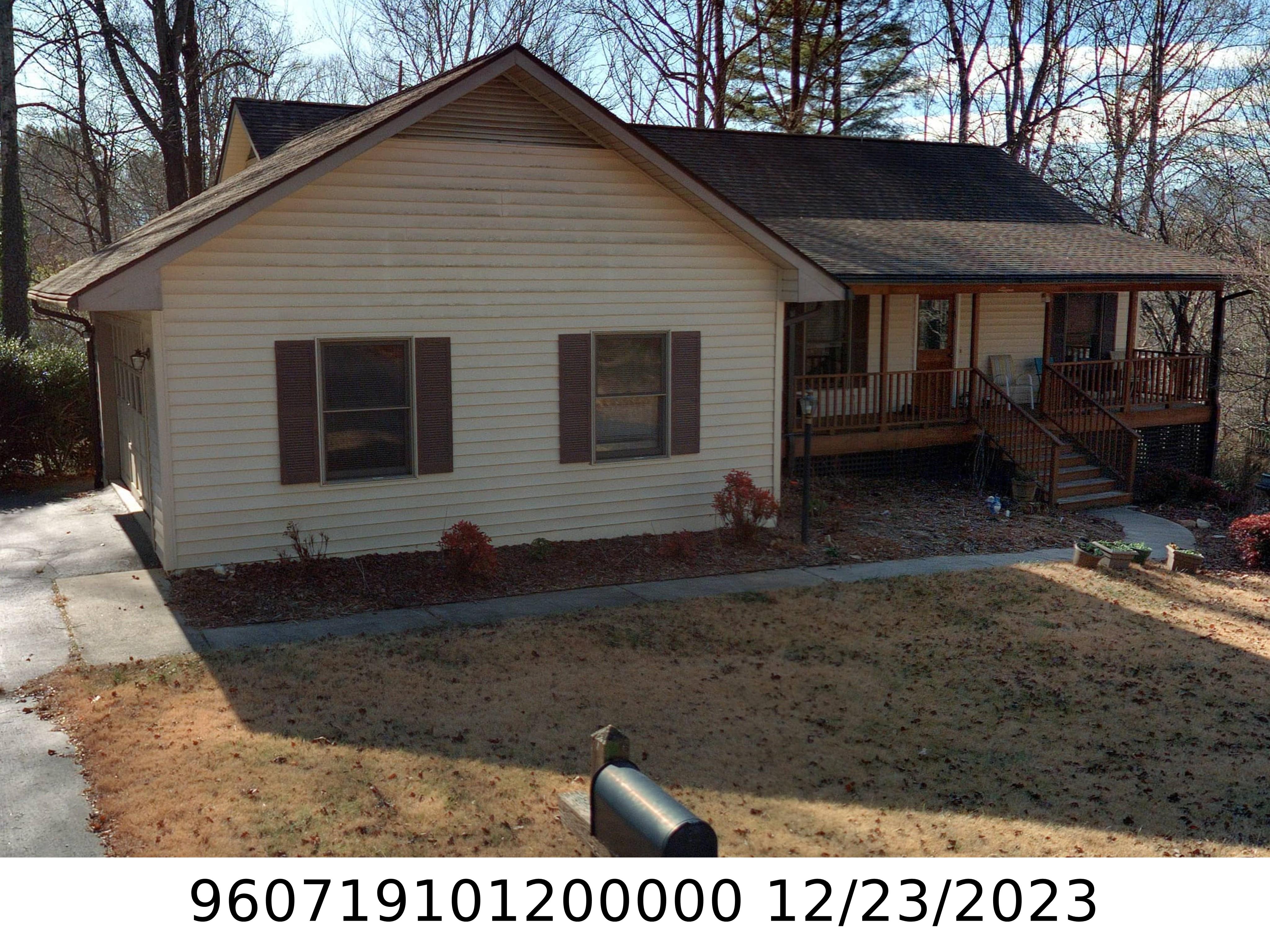 A picture of the property located at 15 COUNTRY LN, CANDLER NC 28715.