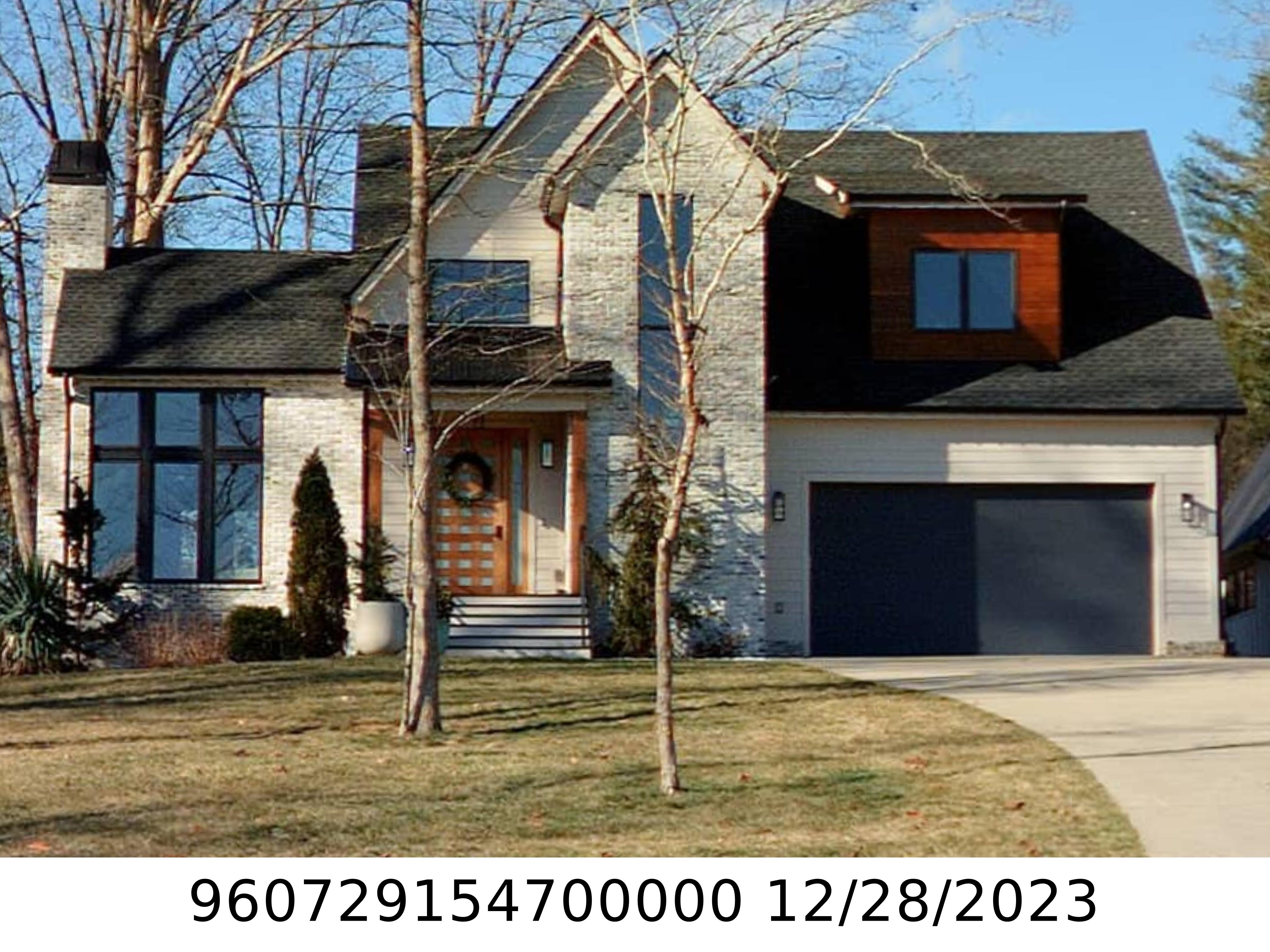 A picture of the property located at 30 FARM POND LN, CANDLER NC 28715.