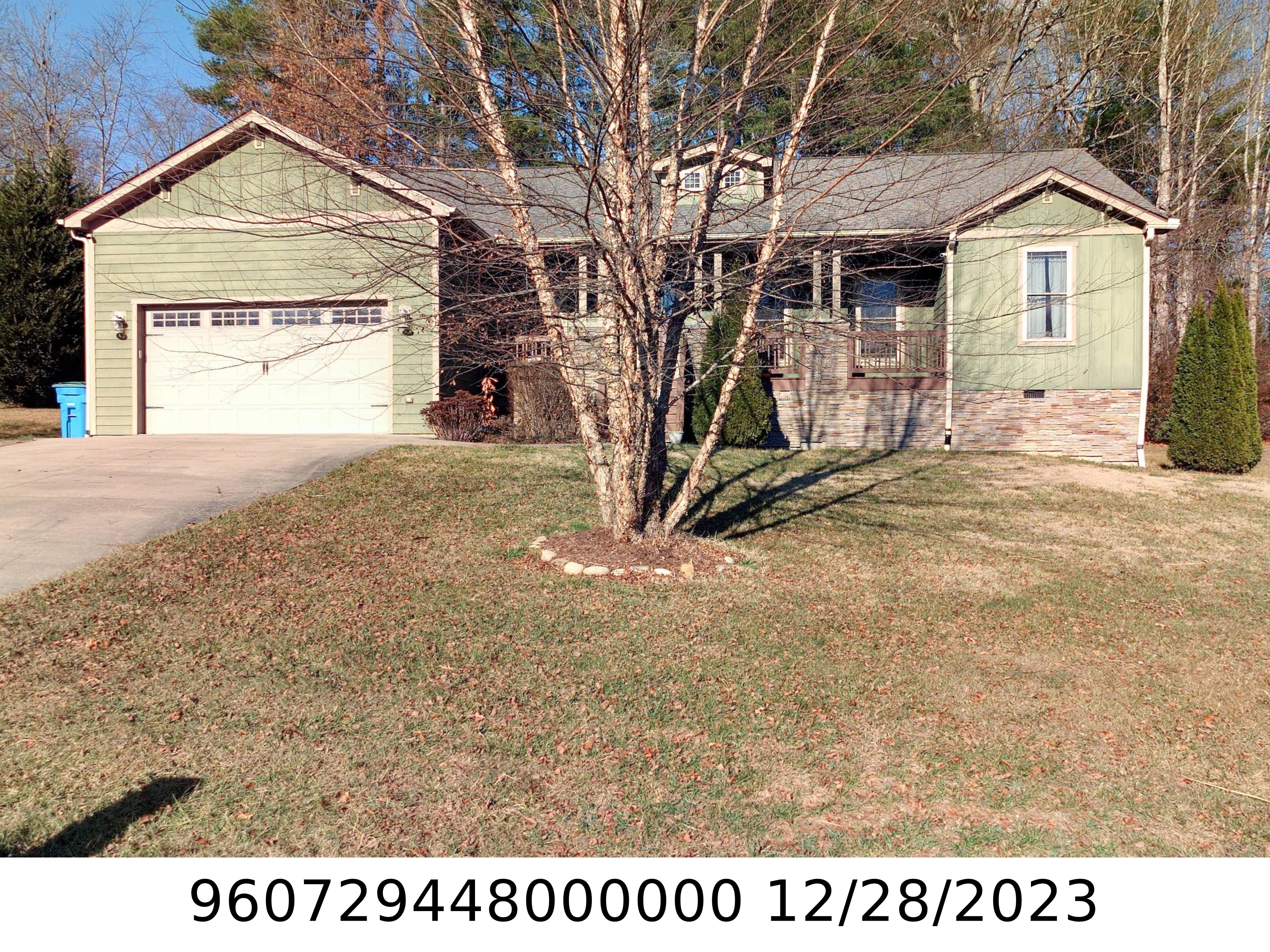 A picture of the property located at 21 FARM POND LN, CANDLER NC 28715.