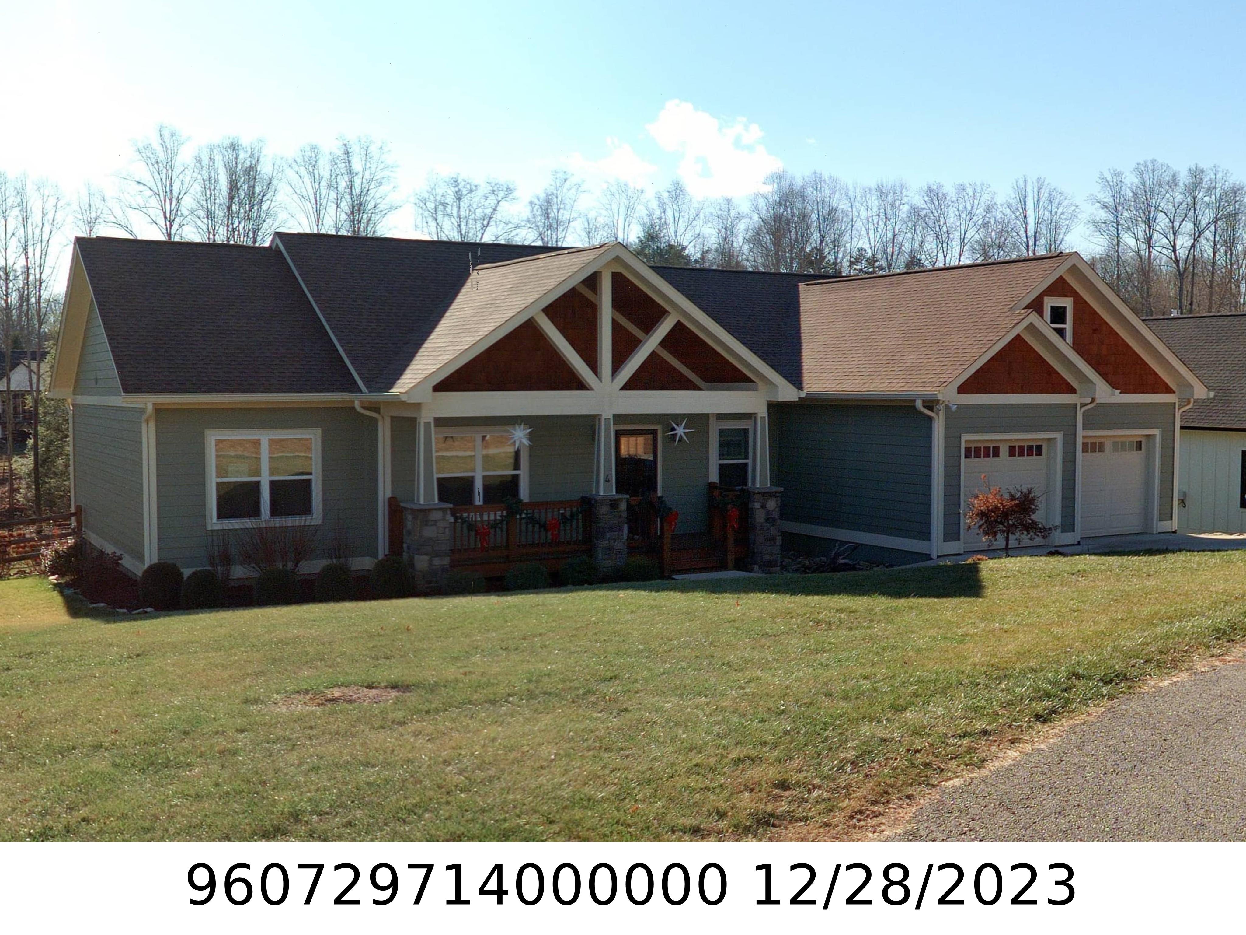 A picture of the property located at 4 FARM POND LN, CANDLER NC 28715.