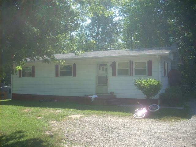 A picture of the property located at 10 TOOTSIE LN, CANDLER NC 28715.
