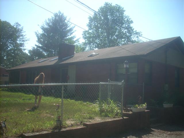 A picture of the property located at 8 WATER OAK LN, CANDLER NC 28715.