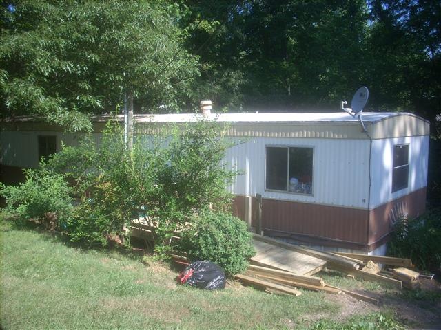 A picture of the property located at 19 TOOTSIE LN, CANDLER NC 28715.
