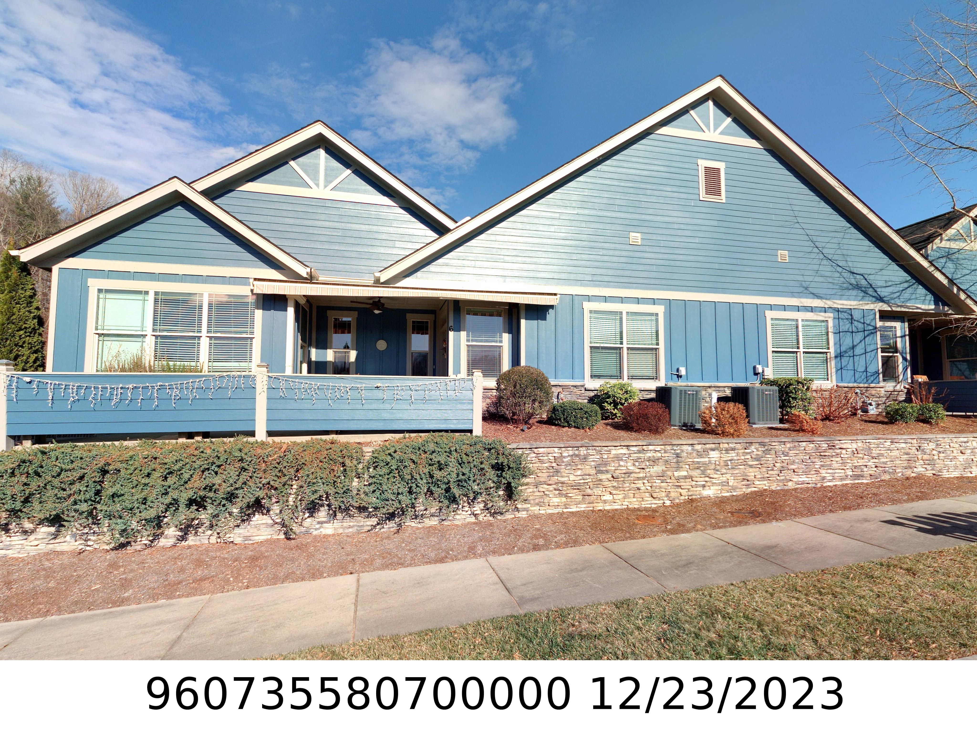 A picture of the property located at 6 BROOKSTONE PL, CANDLER NC 28715.