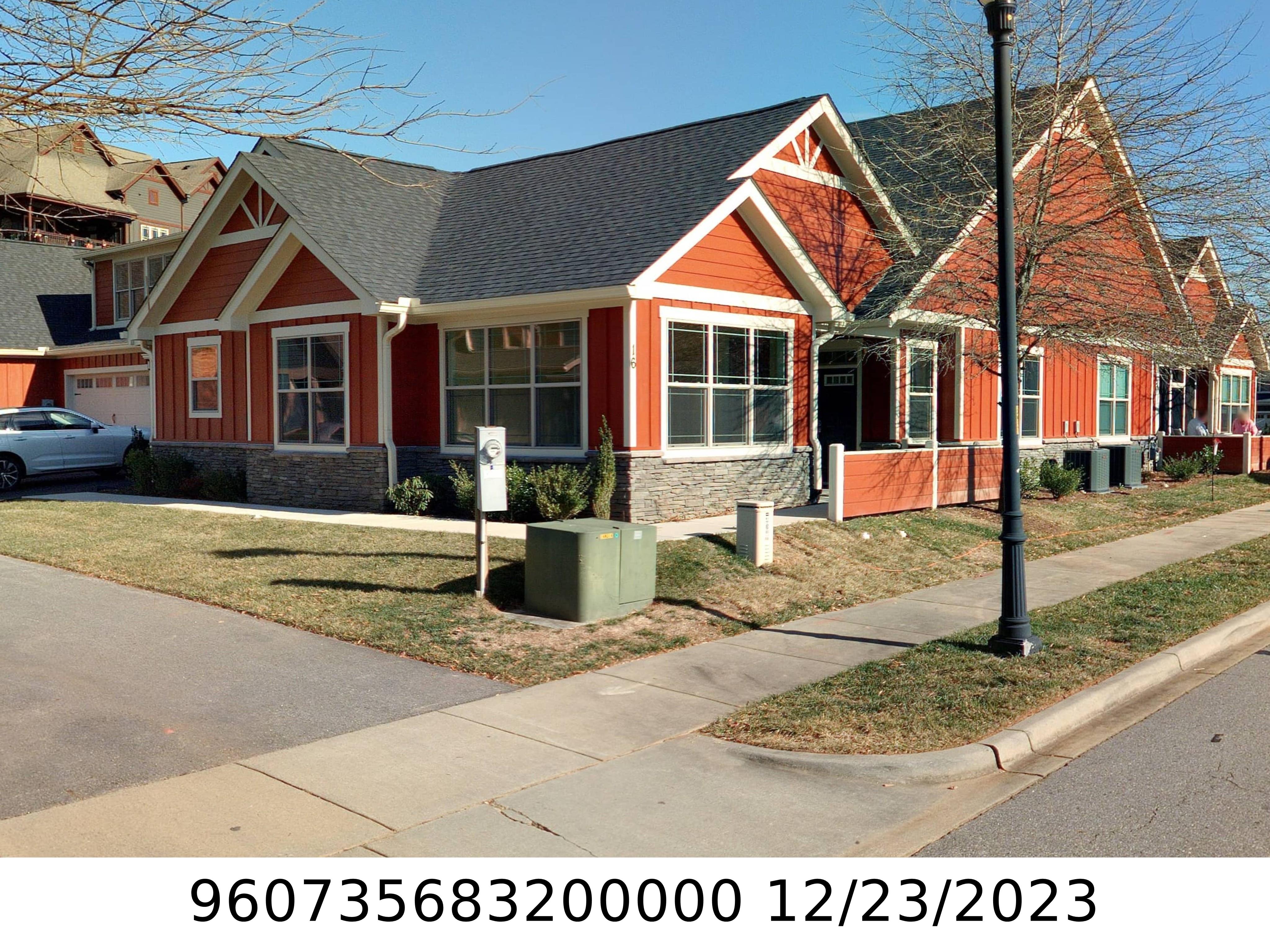 A picture of the property located at 16 BROOKSTONE PL, CANDLER NC 28715.