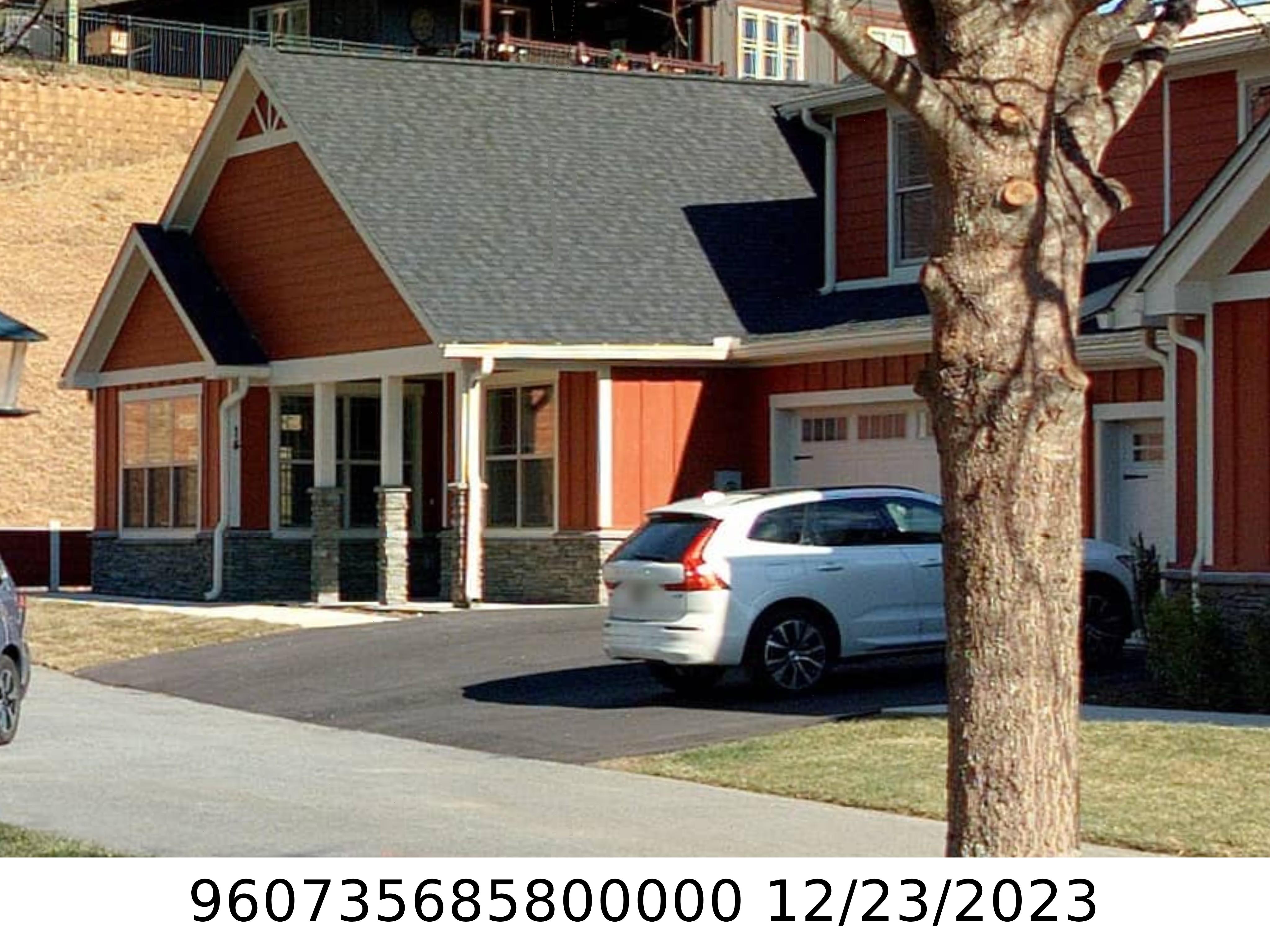 A picture of the property located at 14 BROOKSTONE PL, CANDLER NC 28715.