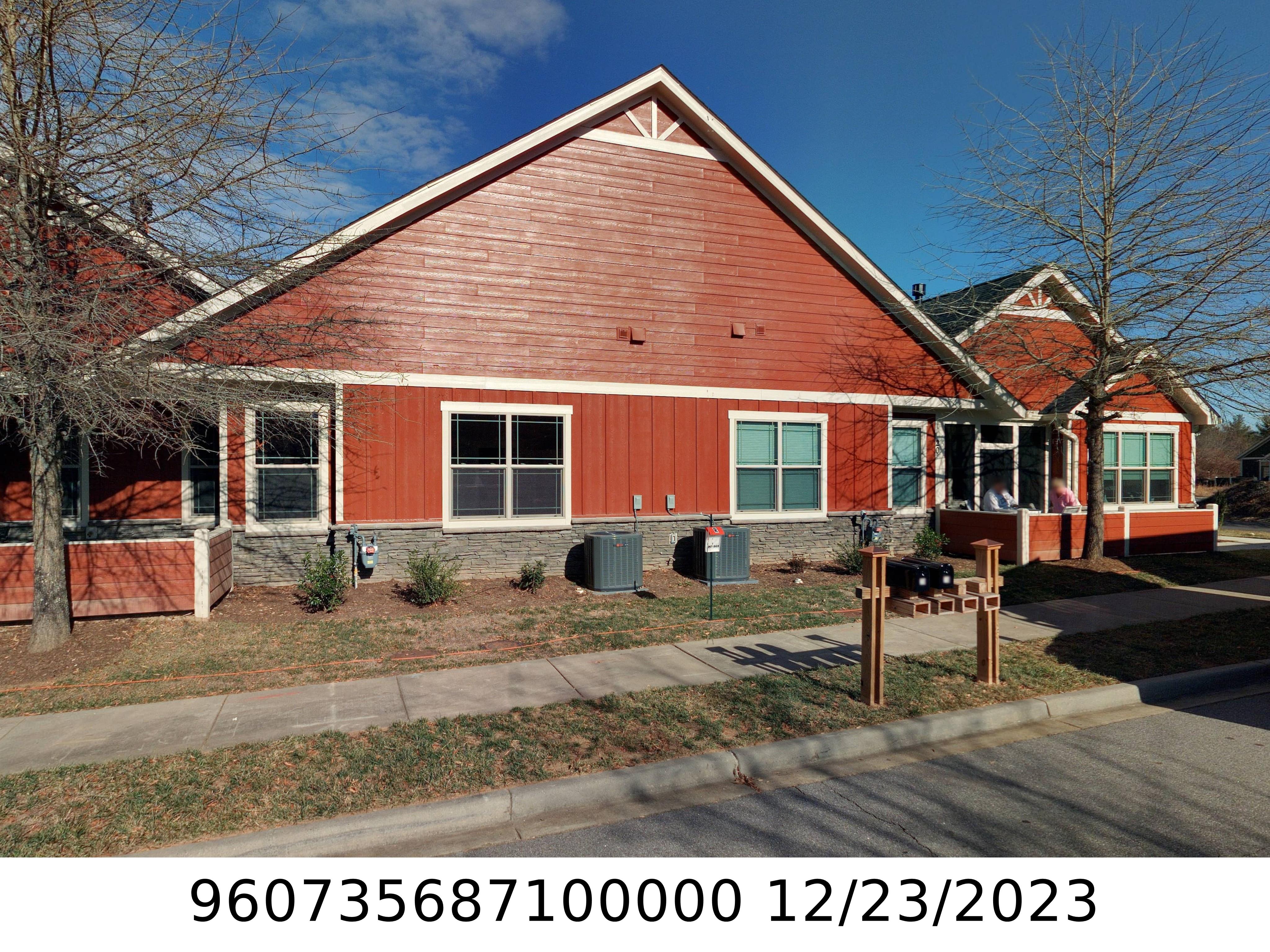 A picture of the property located at 20 BROOKSTONE PL, CANDLER NC 28715.