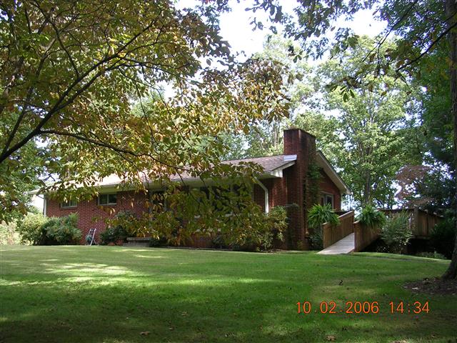 A picture of the property located at 27 BRADSHAW LN, CANDLER NC 28715.