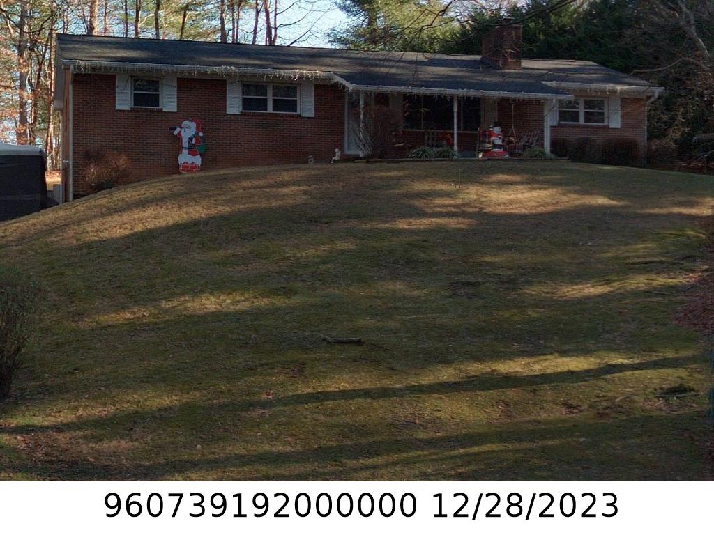 A picture of the property located at 17 BRADSHAW LN, CANDLER NC 28715.