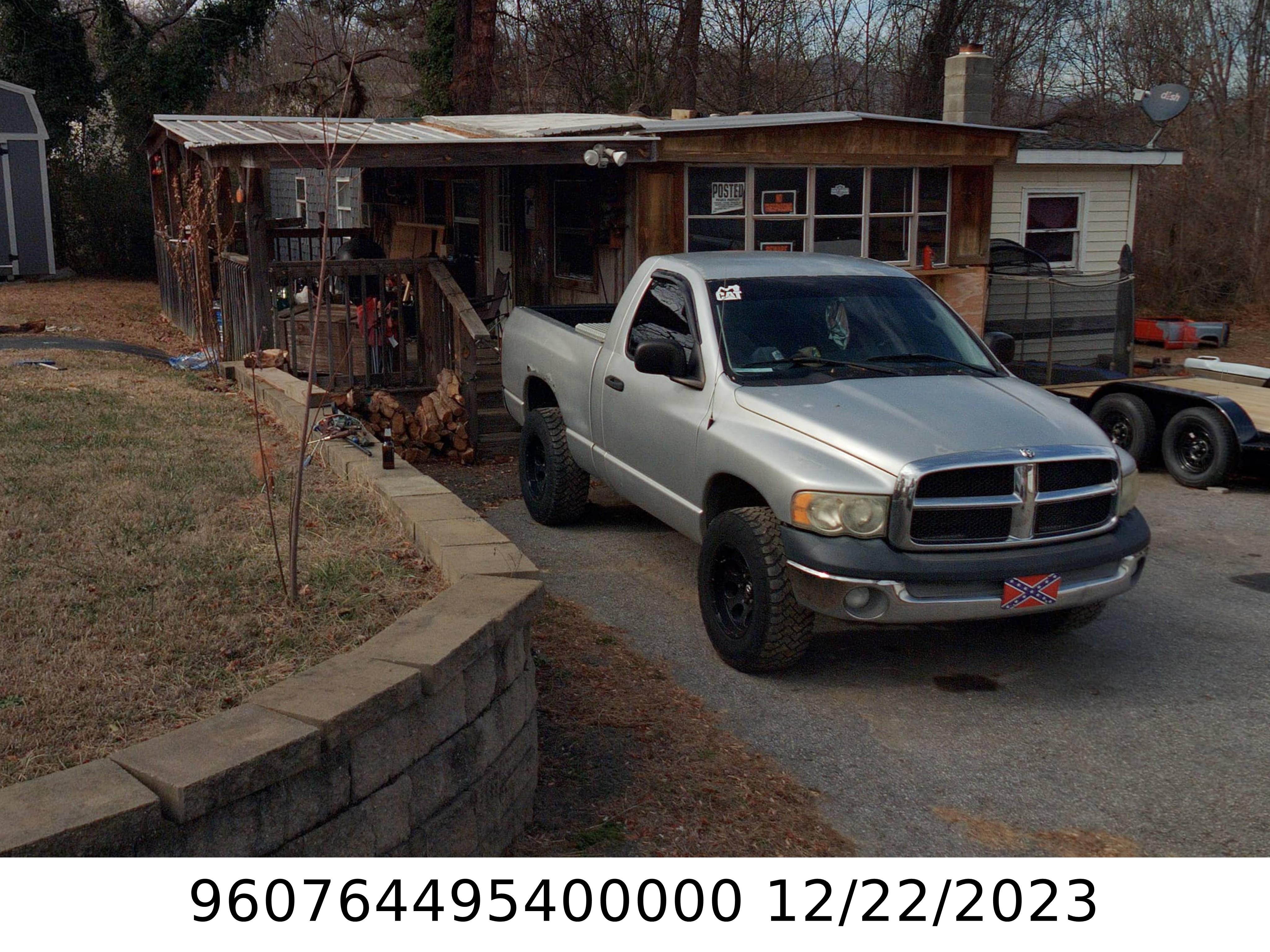 A picture of the property located at 10 KEN SEXTON LN, CANDLER NC 28715.