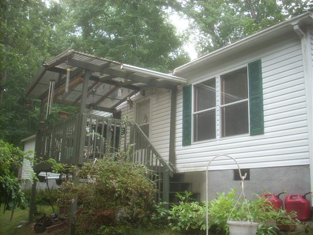 A picture of the property located at 95 FINCHER LN, CANDLER NC 28715.