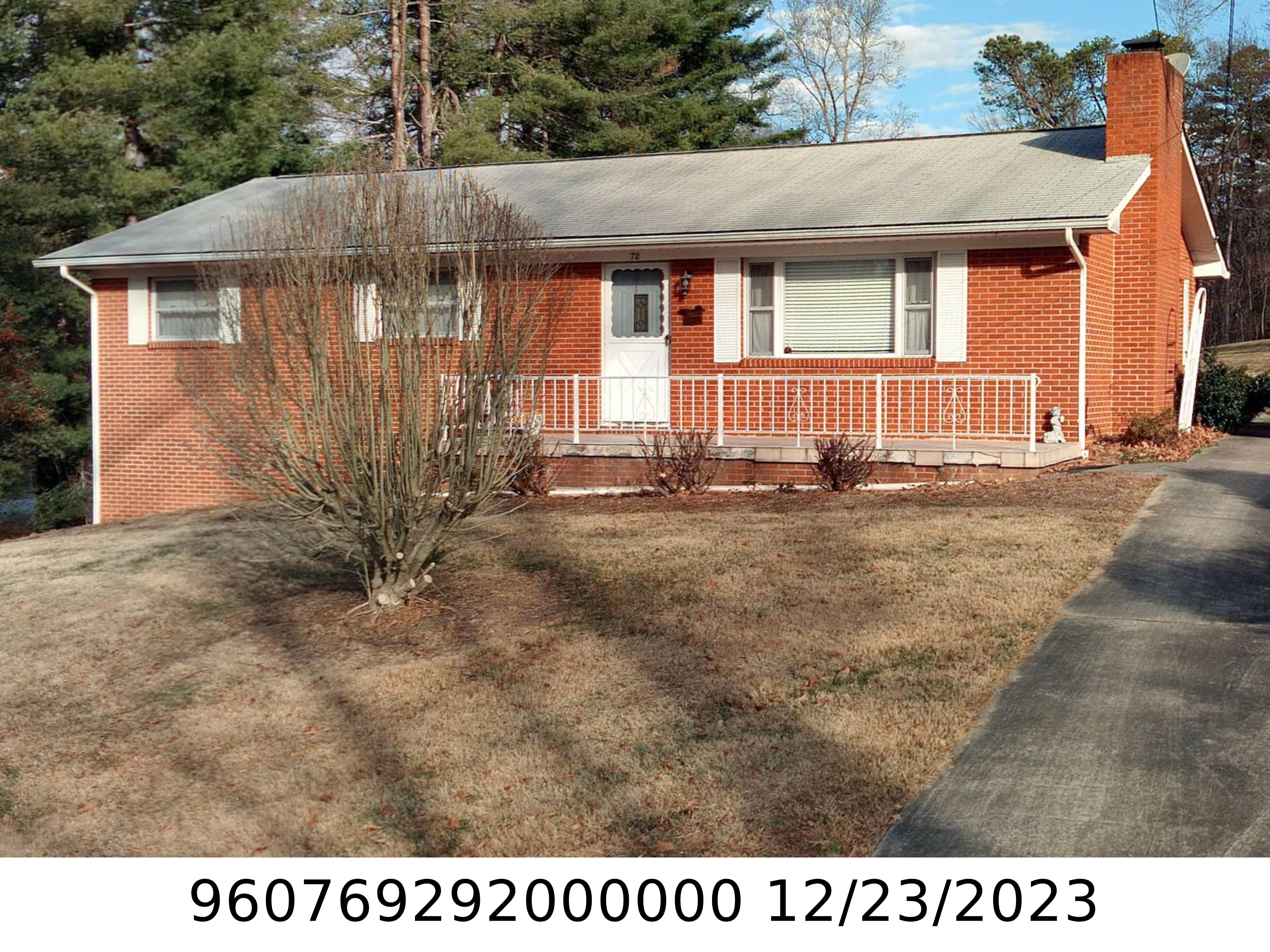 A picture of the property located at 72 MONTE VISTA TER, CANDLER NC 28715.