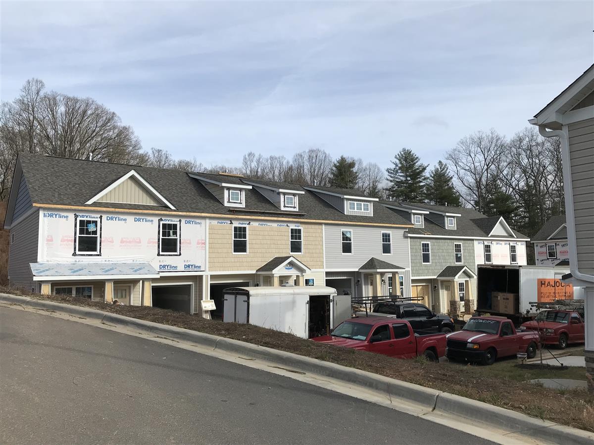 A picture of the property located at 207 STONEY POINT WAY, CANDLER NC 28715.