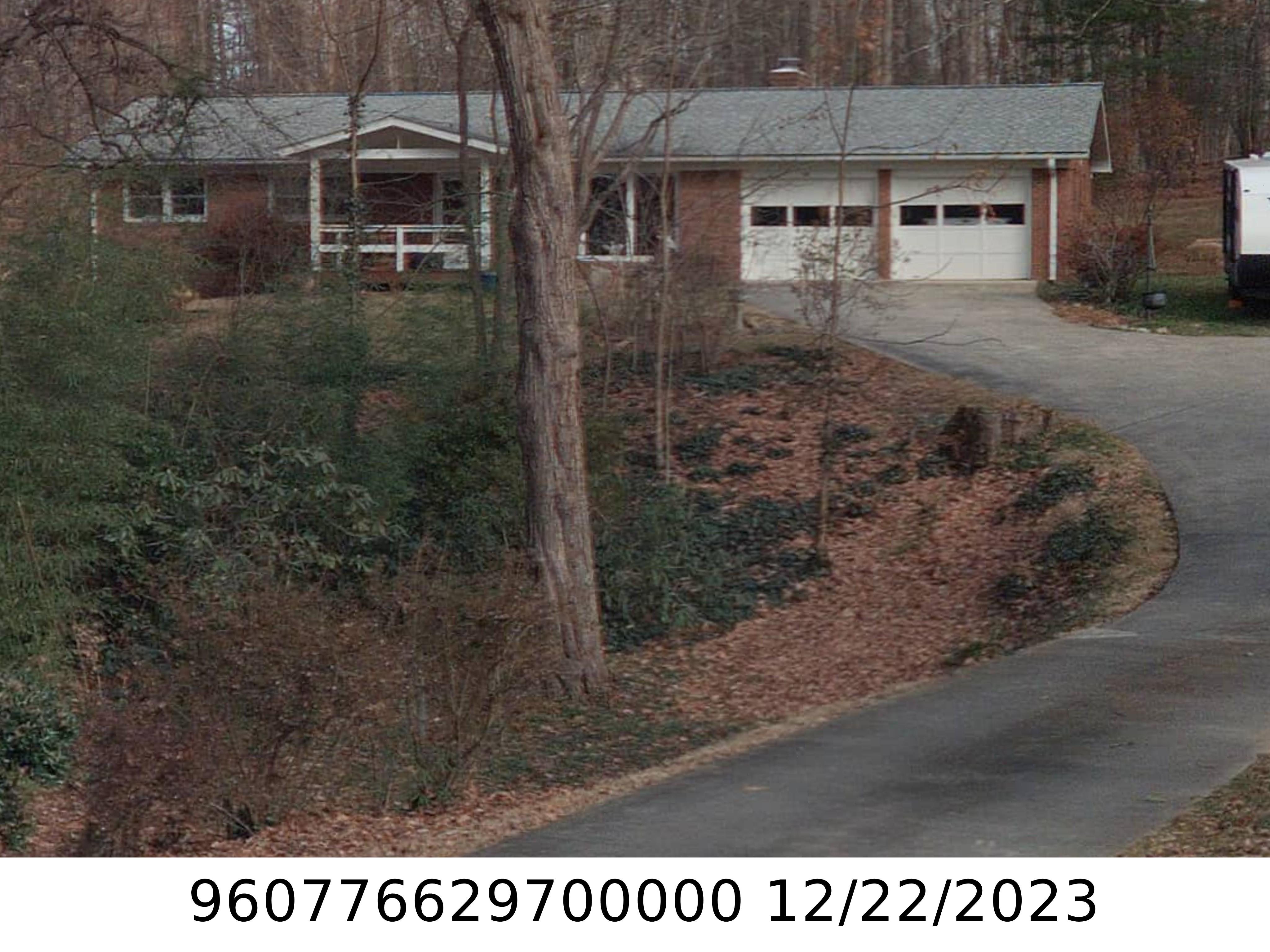 A picture of the property located at 12 LIBERTY CIR, CANDLER NC 28715.