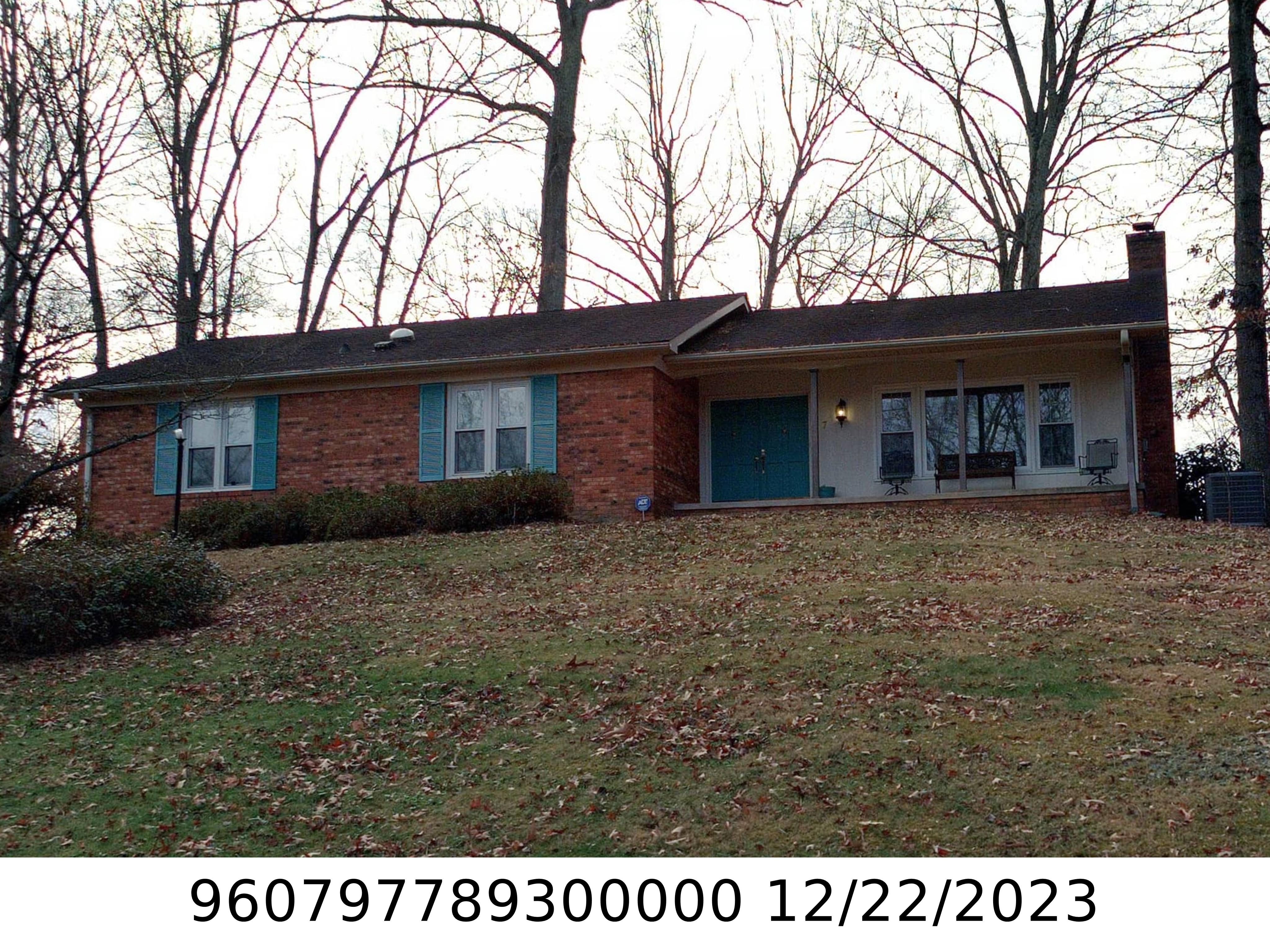 A picture of the property located at 7 CRESTWOOD LN, CANDLER NC 28715.