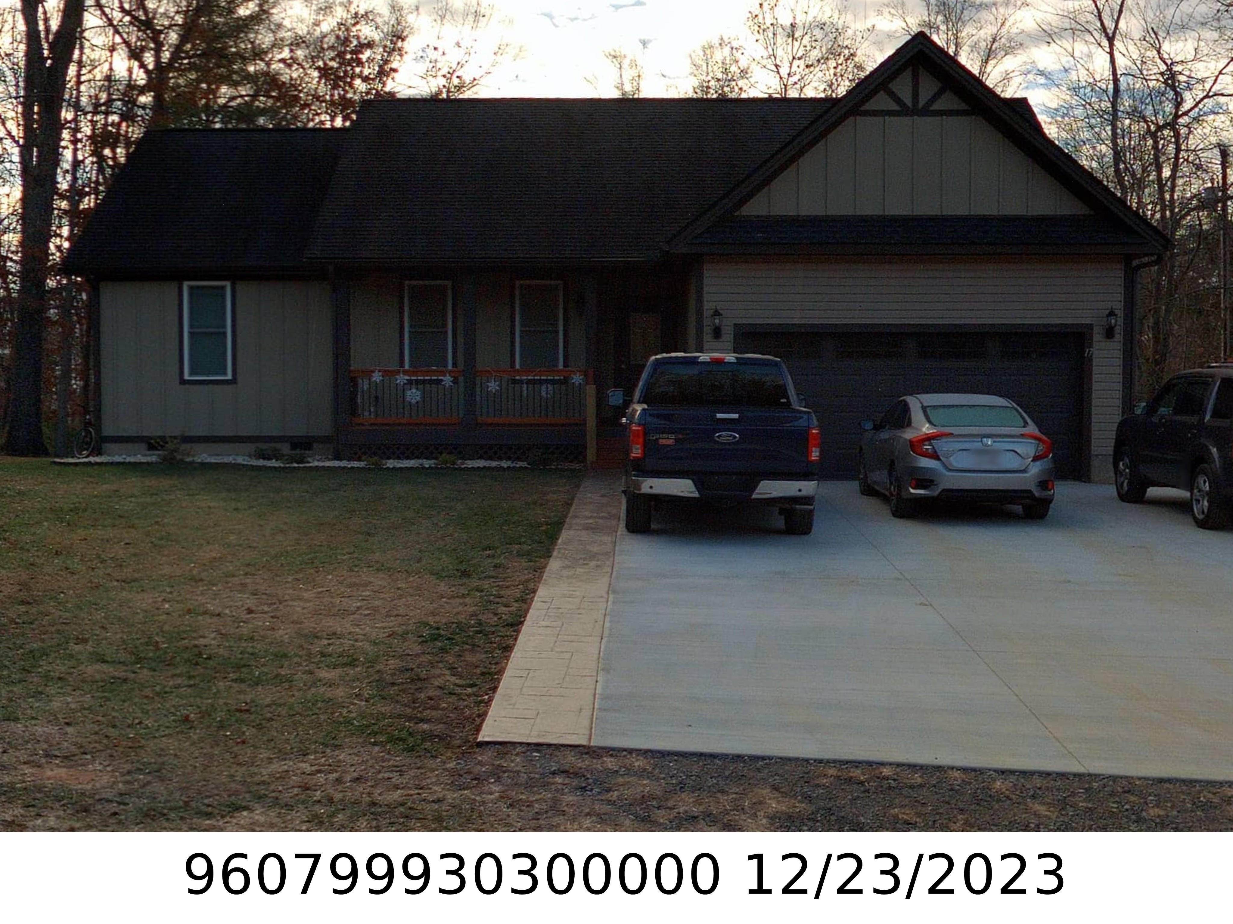 A picture of the property located at 17 OATGRASS LN, CANDLER NC 28715.
