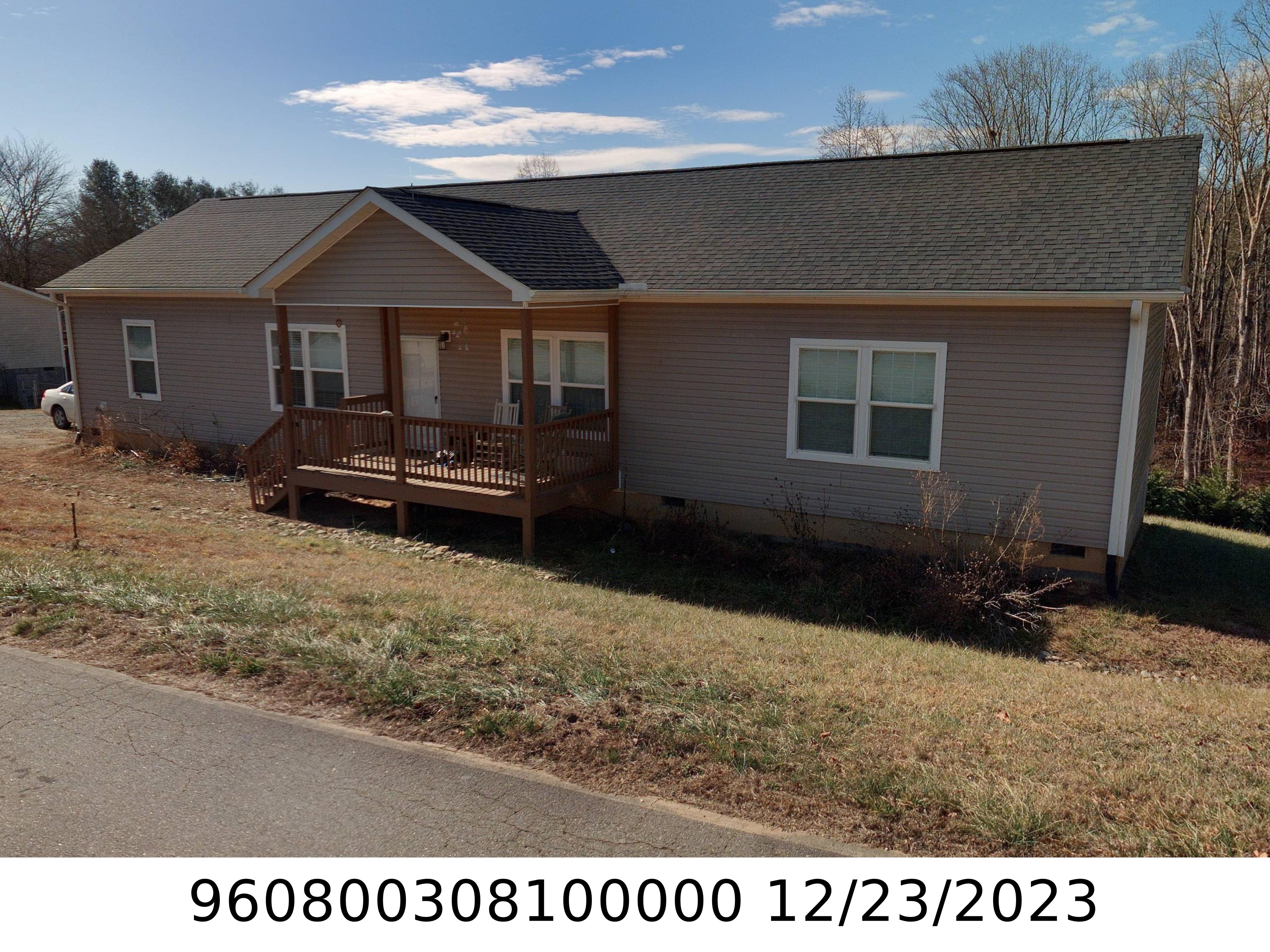 A picture of the property located at 179 BRADSHAW CIR, CANDLER NC 28715.