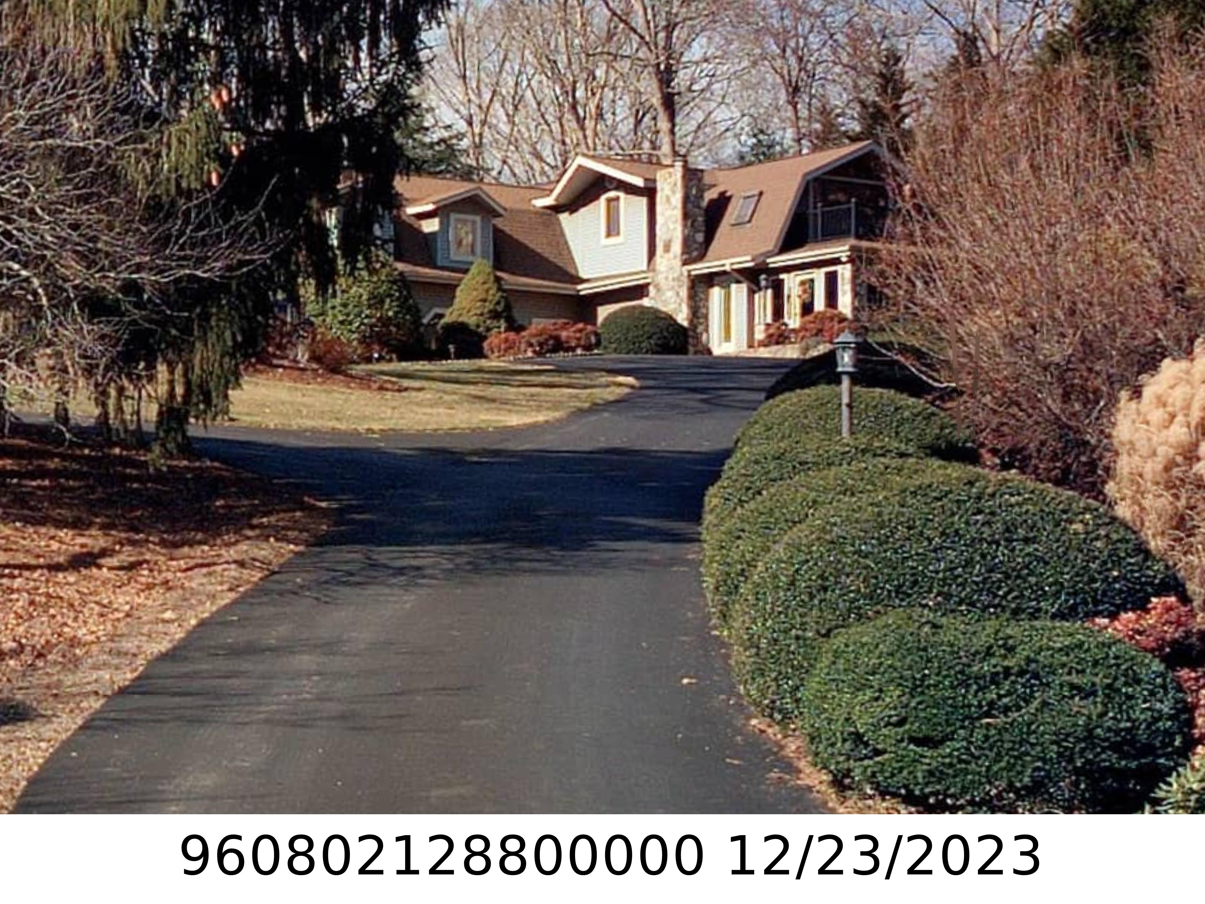 A picture of the property located at 7 CARRIAGE LN, CANDLER NC 28715.