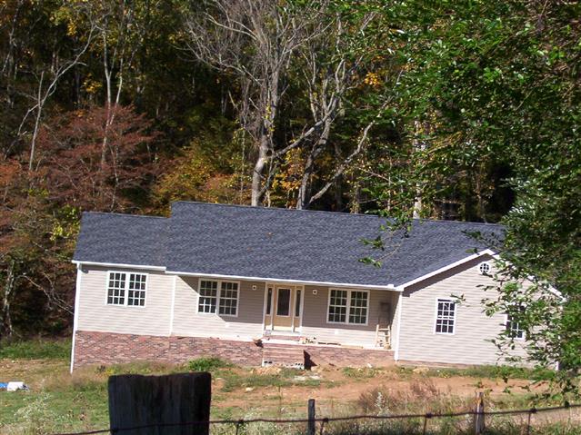 A picture of the property located at 17 COLD SPRINGS LN, CANDLER NC 28715.