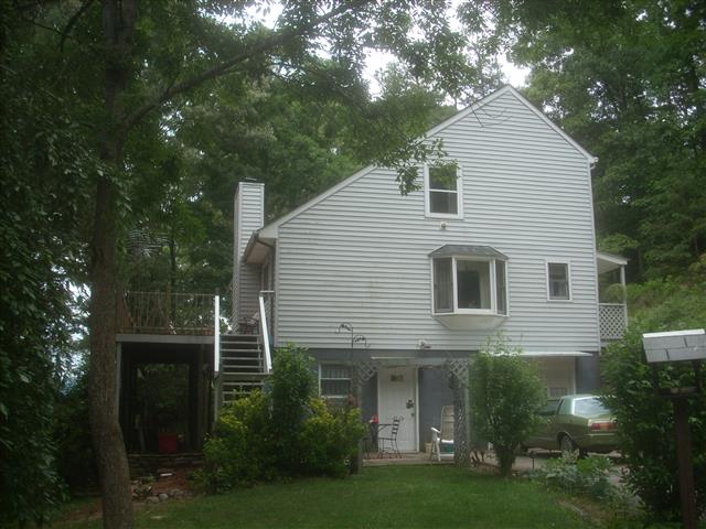 A picture of the property located at 3 CRABAPPLE LN, CANDLER NC 28715.