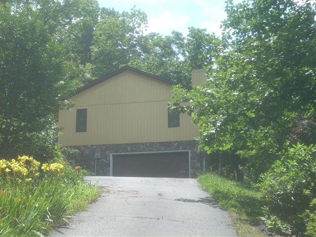 A picture of the property located at 8 CRABAPPLE LN, CANDLER NC 28715.