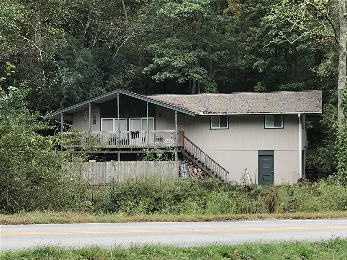 A picture of the property located at 7 BRADSHAW LN, CANDLER NC 28715.