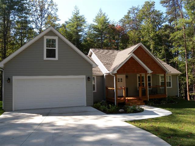 A picture of the property located at 15 TIKI WAY, CANDLER NC 28715.