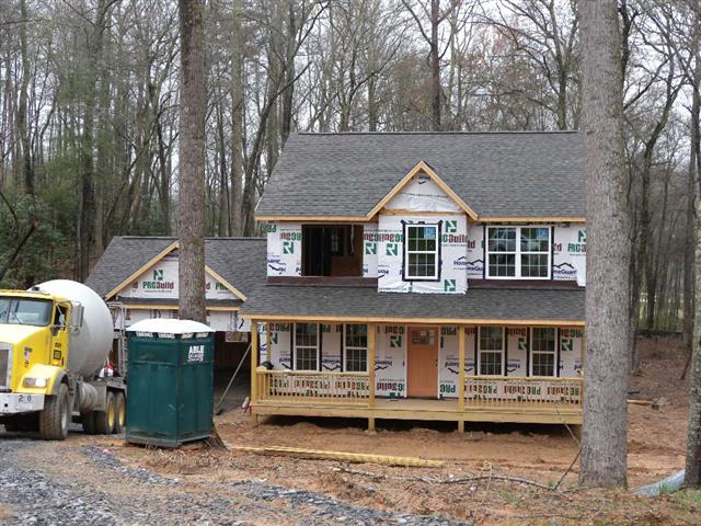 A picture of the property located at 5 PARROT RD, CANDLER NC 28715.