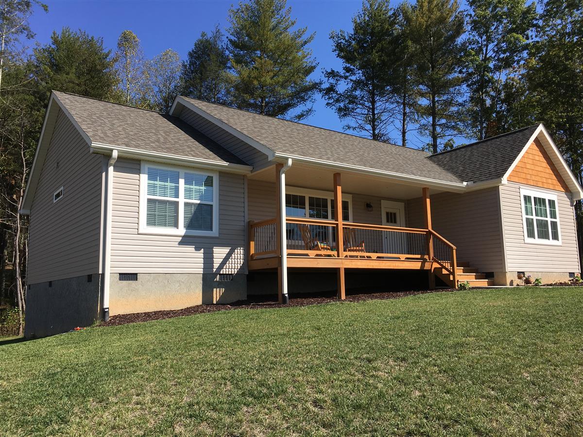 A picture of the property located at 24 PARROT RD, CANDLER NC 28715.