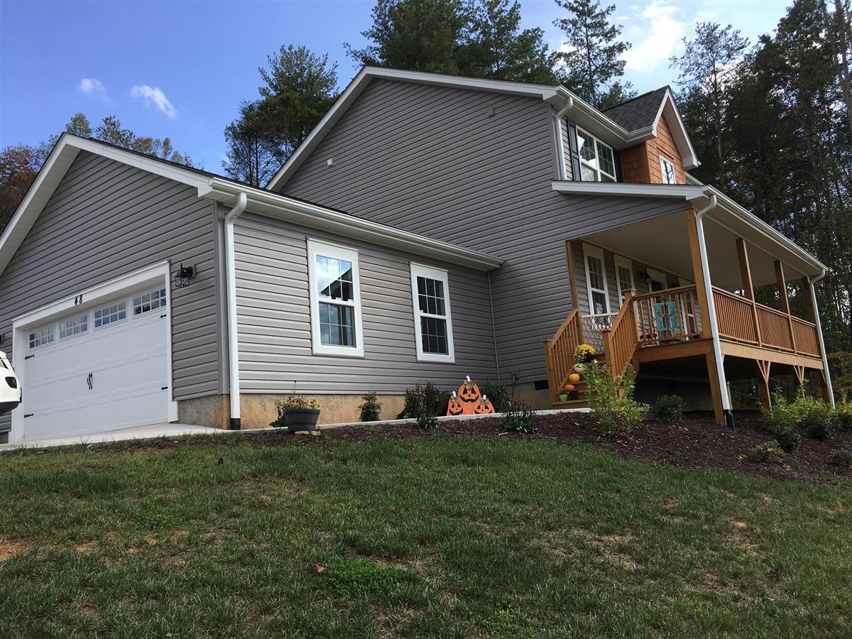 A picture of the property located at 48 PARROT RD, CANDLER NC 28715.