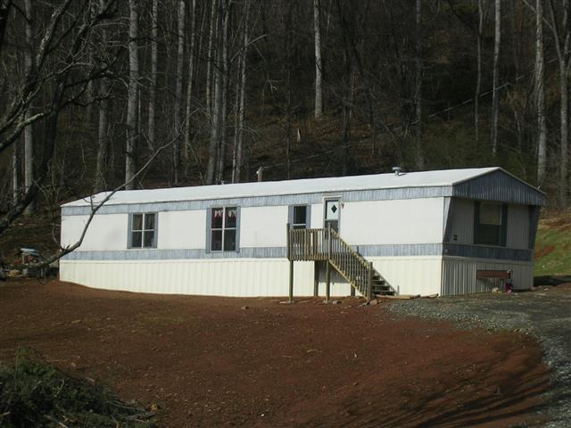 A picture of the property located at 55 FOX RUN DR, CANDLER NC 28715.