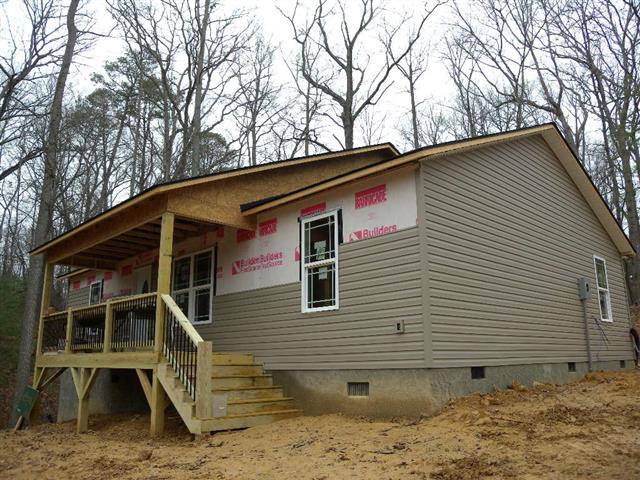 A picture of the property located at 21 OASIS LN, CANDLER NC 28715.