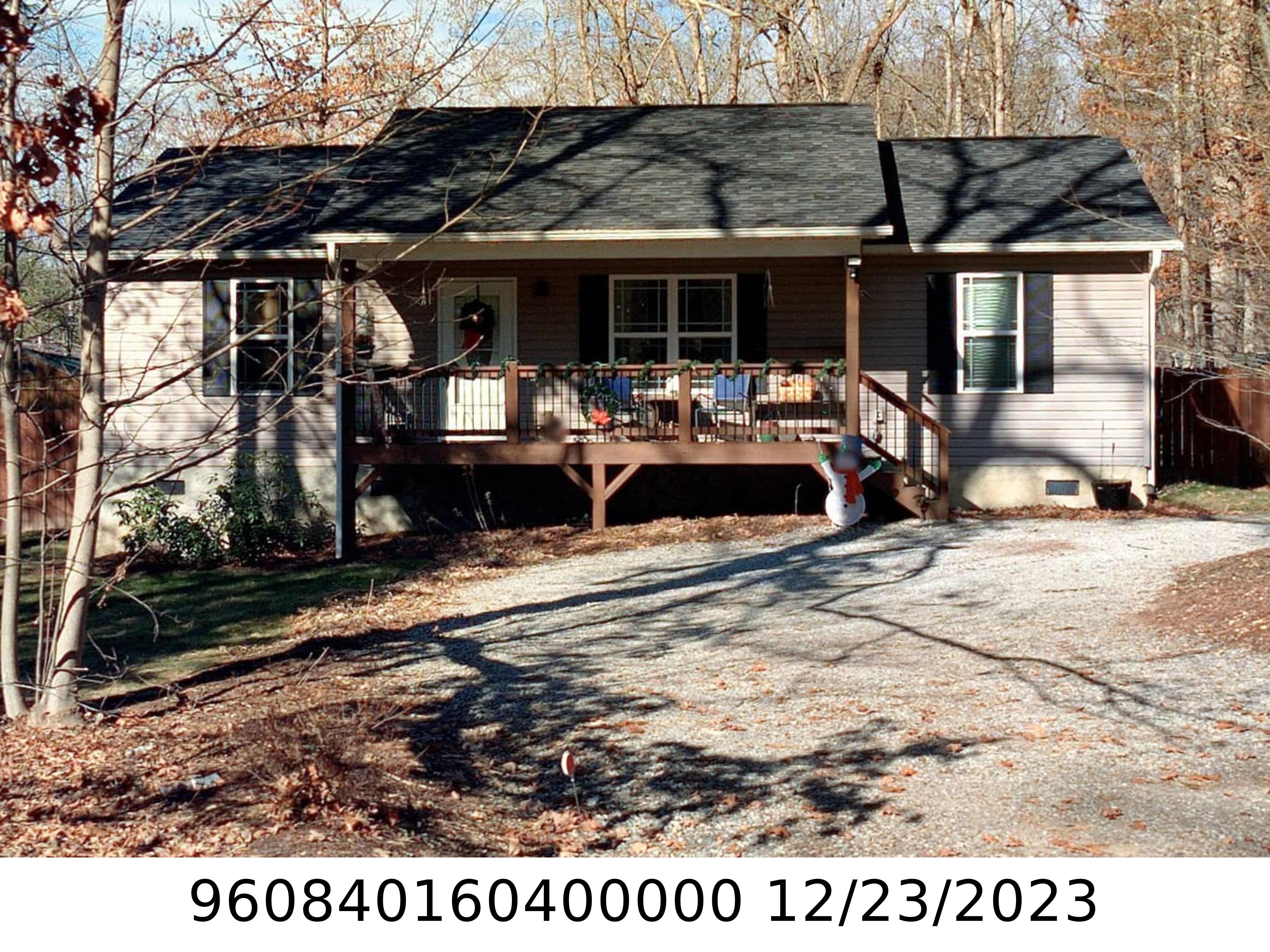 A picture of the property located at 934 MONTE VISTA RD, CANDLER NC 28715.