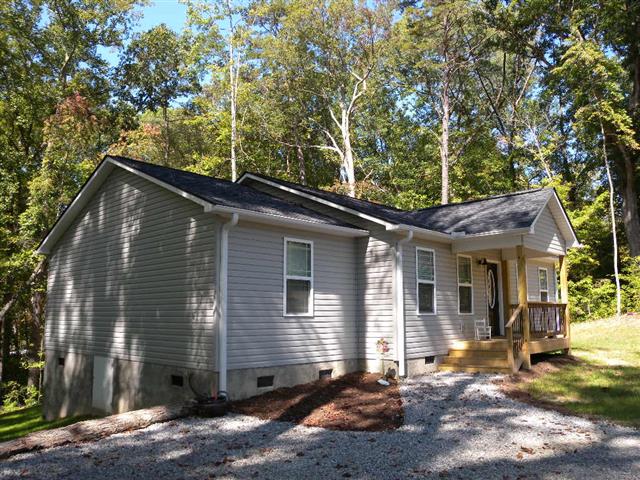 A picture of the property located at 12 SUNNY COVE LN, CANDLER NC 28715.