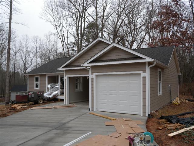 A picture of the property located at 10 SUNNY COVE LN, CANDLER NC 28715.