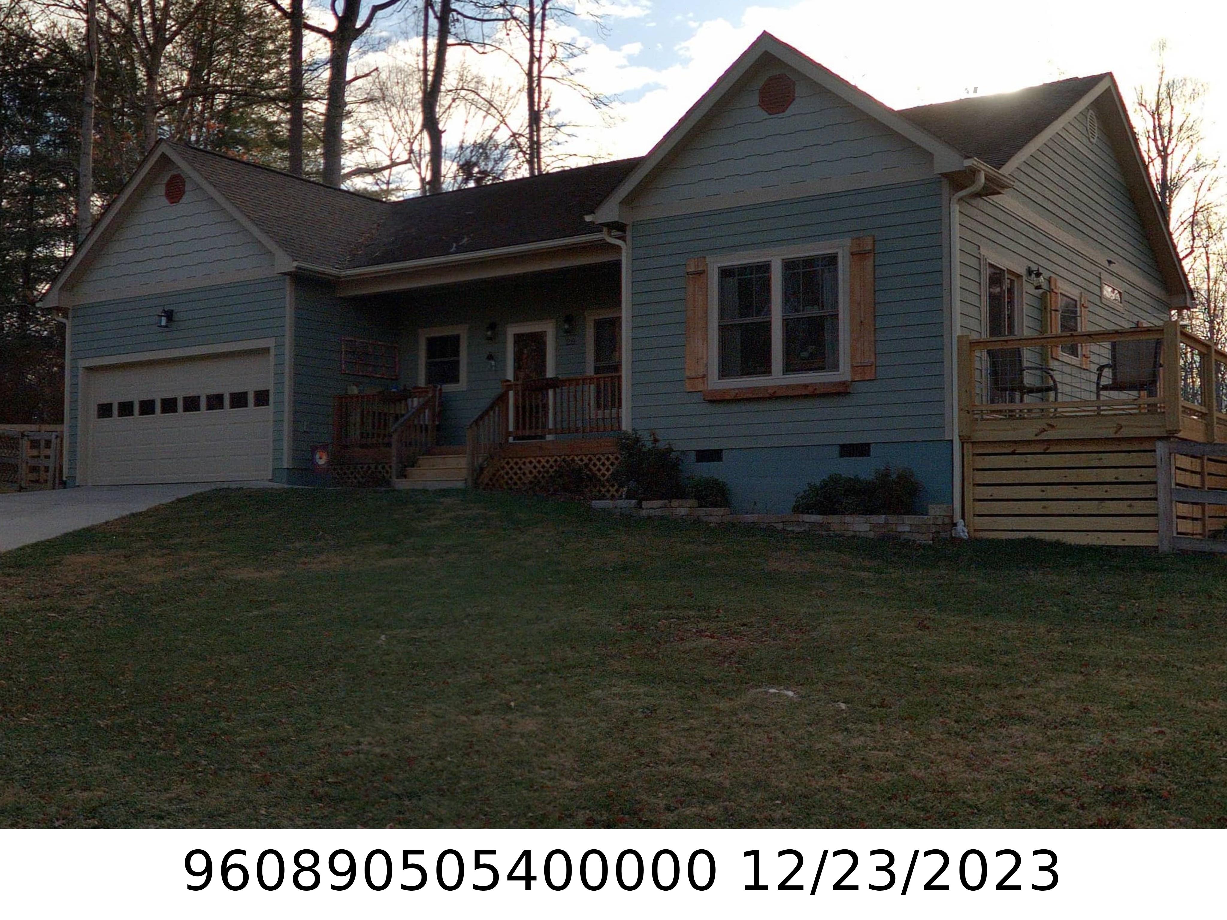 A picture of the property located at 20 EPLEE LN, CANDLER NC 28715.