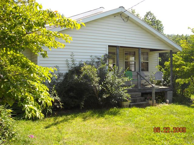 A picture of the property located at 44 SEALEY LN, LEICESTER NC 28748.