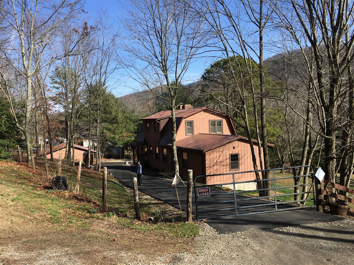 A picture of the property located at 366 DIX CREEK NO 2 RD, LEICESTER NC 28748.