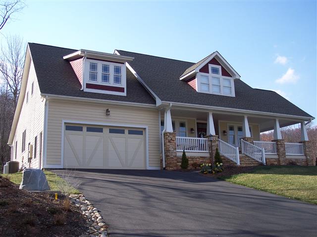 A picture of the property located at 740 STREAMSIDE DR, ARDEN NC 28704.