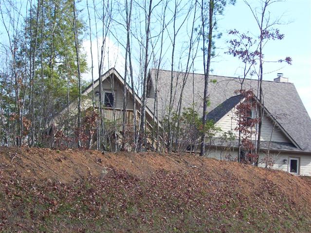 A picture of the property located at 122 SMOKEMONT DR, ARDEN NC 28704.