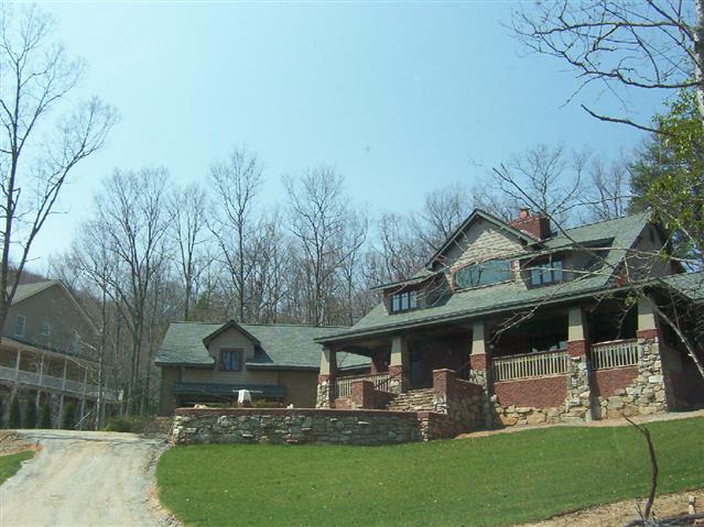 A picture of the property located at 33 SMOKEMONT DR, ARDEN NC 28704.