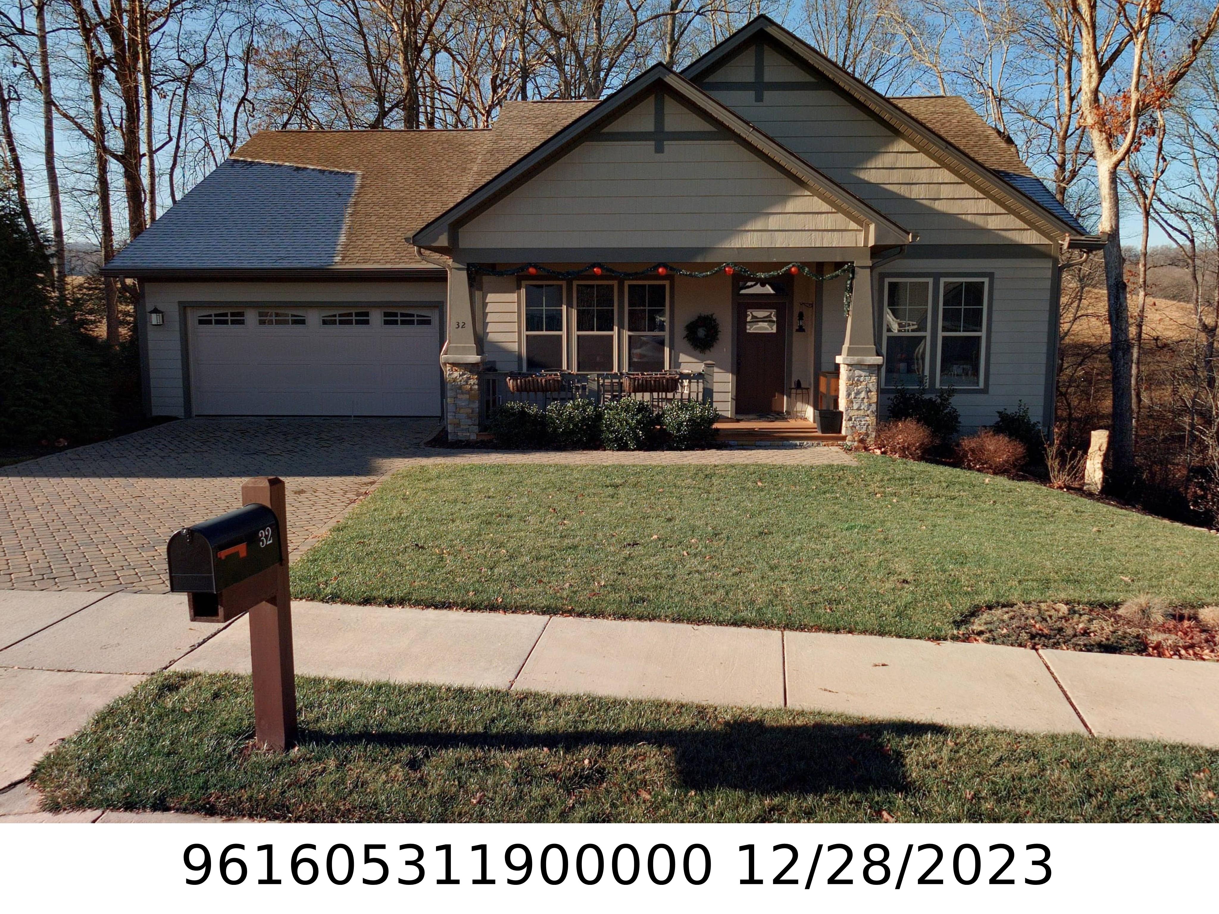 A picture of the property located at 32 IVESTOR GAP RD, CANDLER NC 28715.