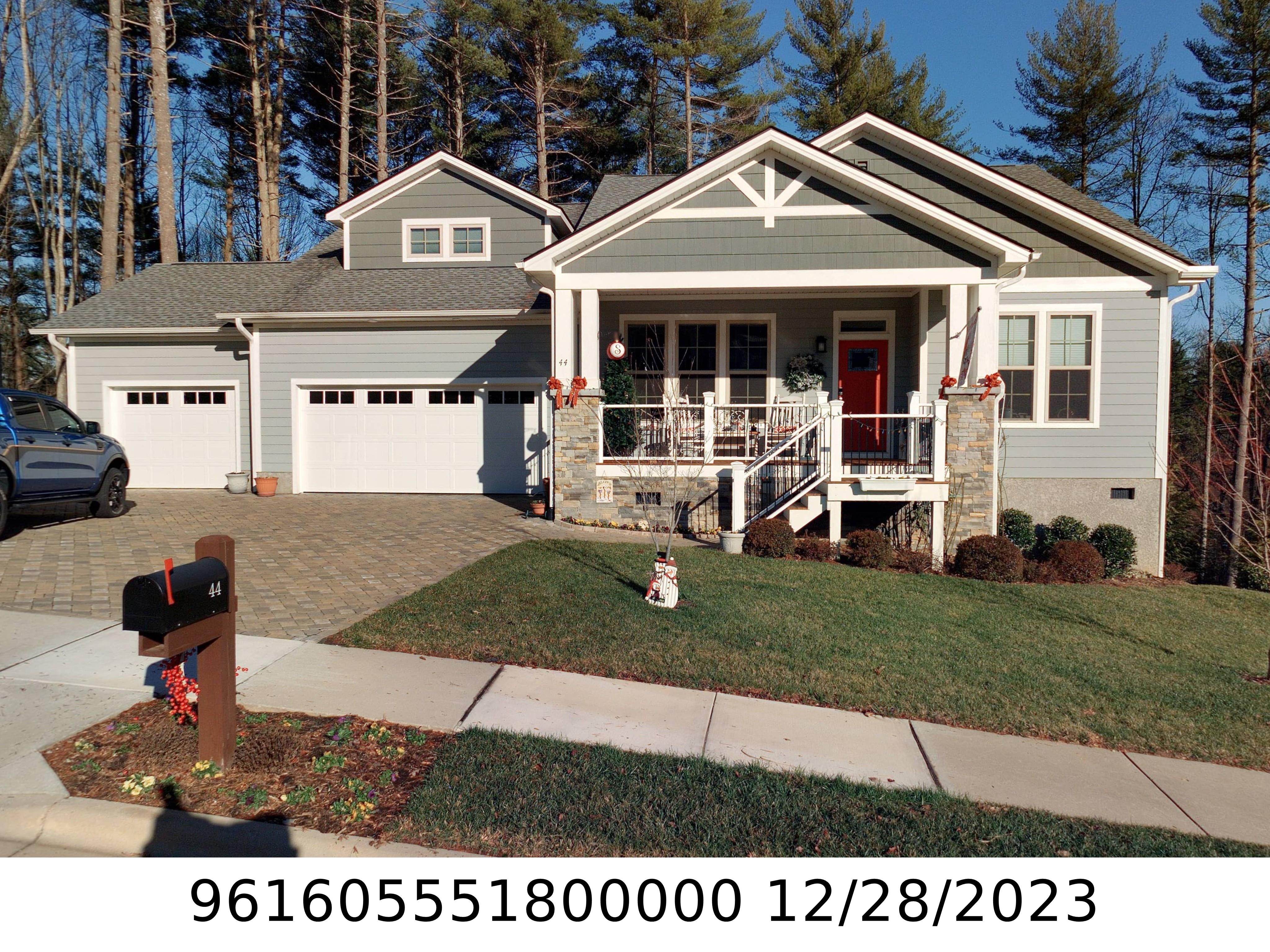 A picture of the property located at 44 IVESTOR GAP RD, CANDLER NC 28715.