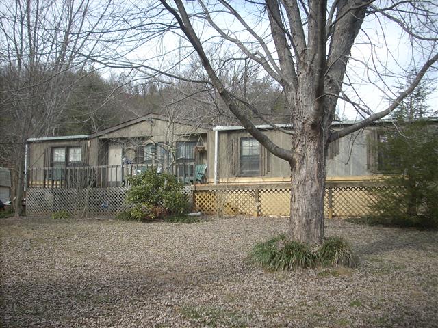 A picture of the property located at 35 MCINTOSH LN, CANDLER NC 28715.