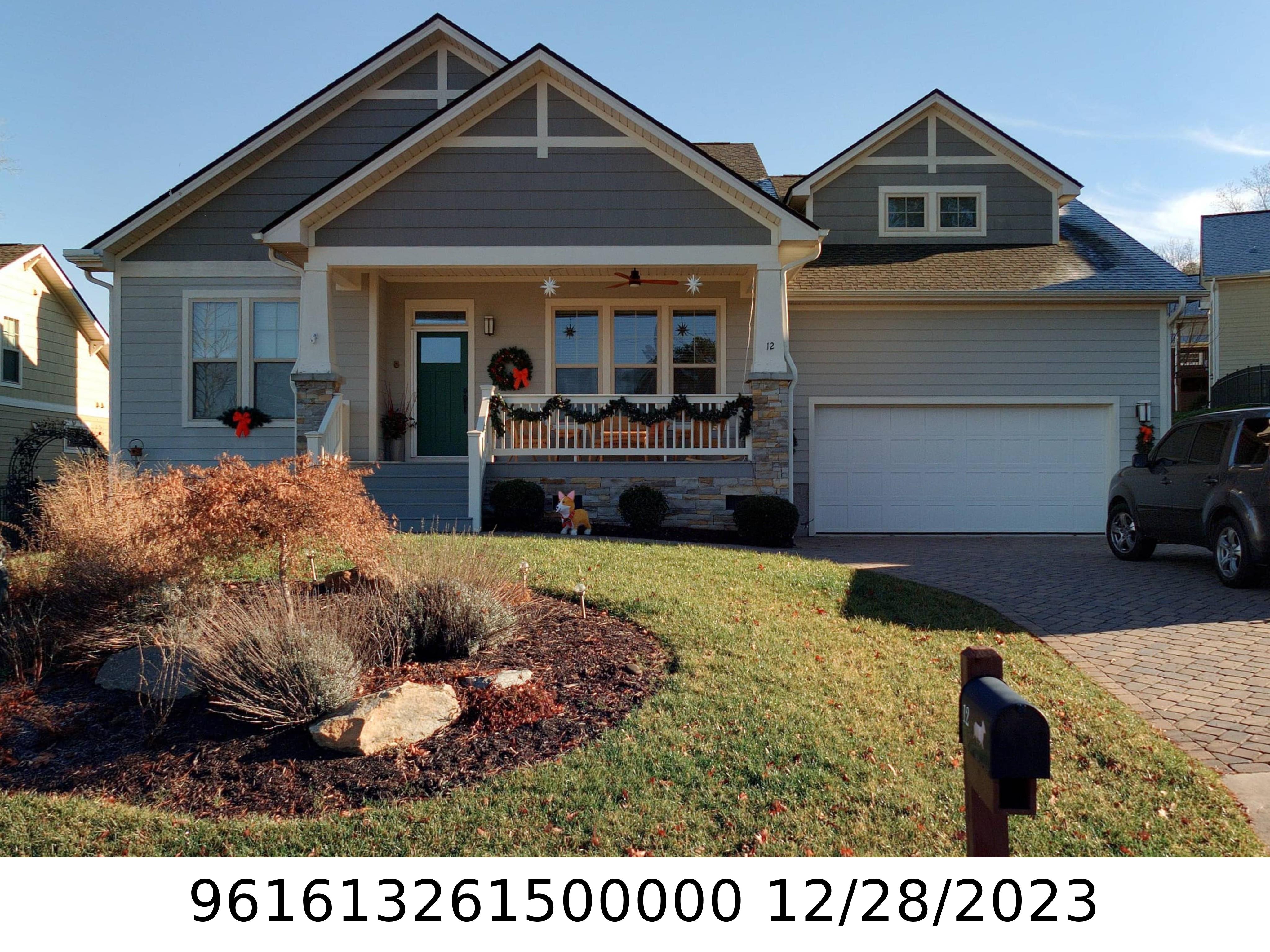 A picture of the property located at 12 ROUNDTOP RIDGE CT, CANDLER NC 28715.